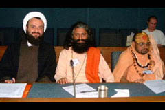 Ayatollah Mahdi Hadavi Tehrani, Pujya Swamiji and Sri Shankaracharya Divyanand Teerthji sit in the meeting to discuss the Charter